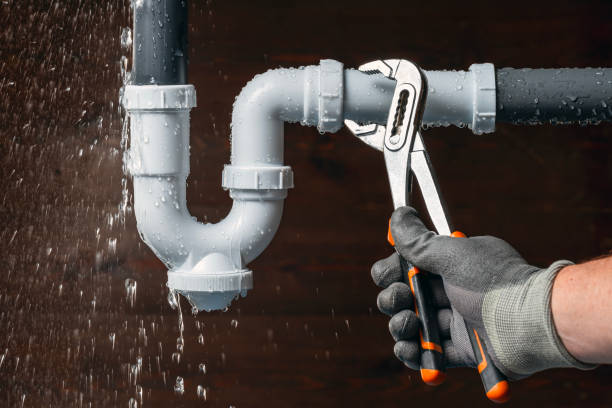 Professional Gas Line Repair technician working in Hurley, WI